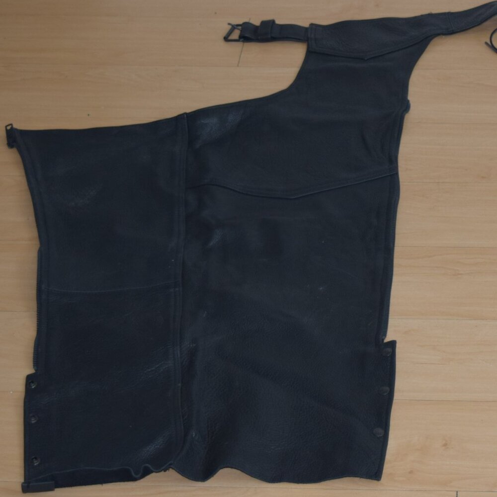 Leather riding chaps